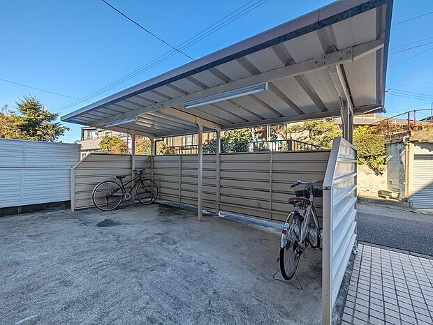 屋根付き駐輪場・バイク置き場使用料無償！
