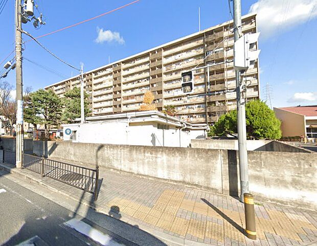 八戸ノ里グランドマンション　A棟(3LDK) 2階の外観