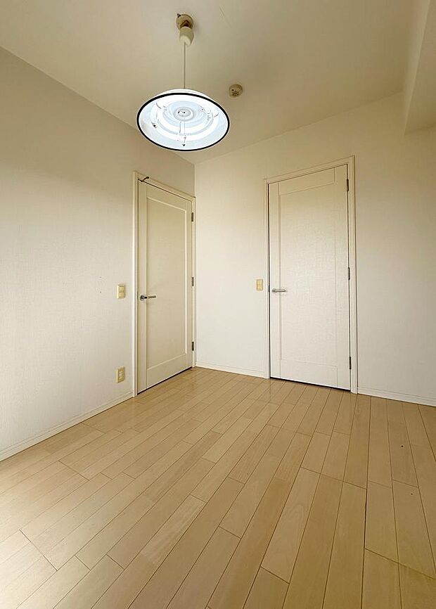 ◆シンプルなお部屋なので、様々な家具と相性が良いです♪
