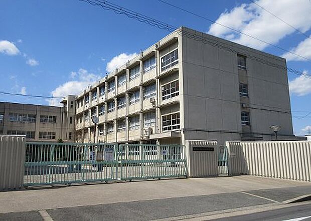 【中学校】枚方市立長尾西中学校まで330ｍ