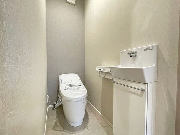 1階と2階にトイレがあります♪朝のトイレ混雑も回避♪