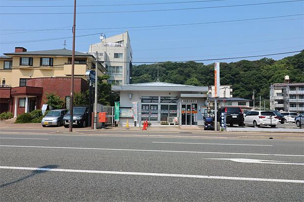 福岡愛宕郵便局（299m）