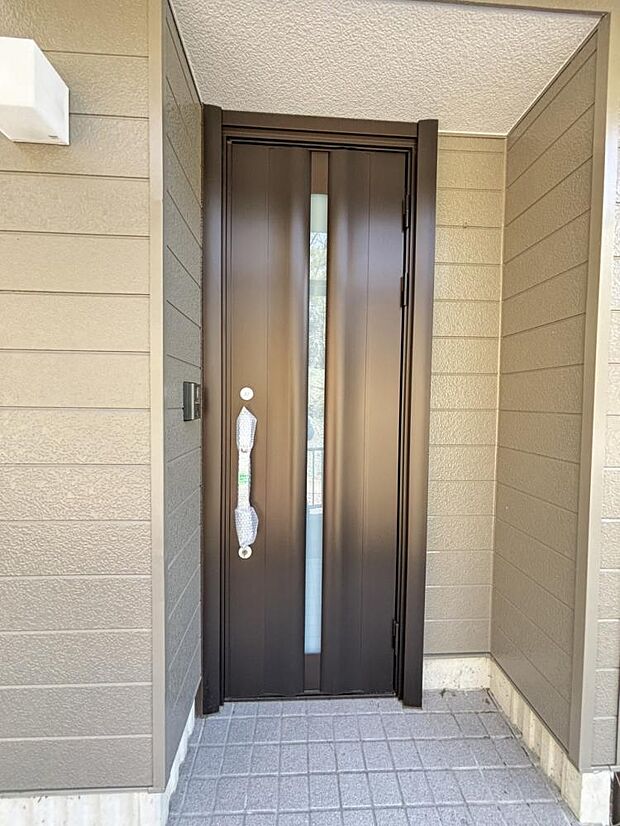 【リフォーム済/玄関】玄関ドアは新品交換致しました。