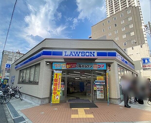 ローソン南堀江1丁目店 170m