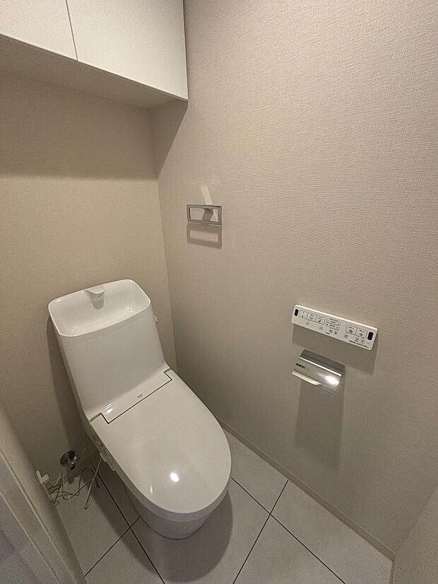 トイレも新規交換しております。