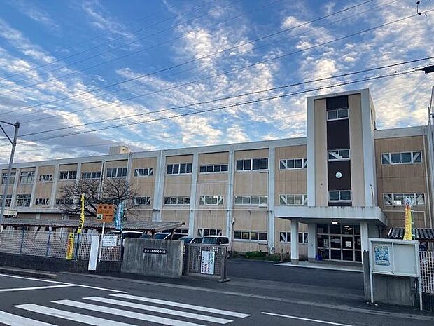 千代崎中学校 1290m