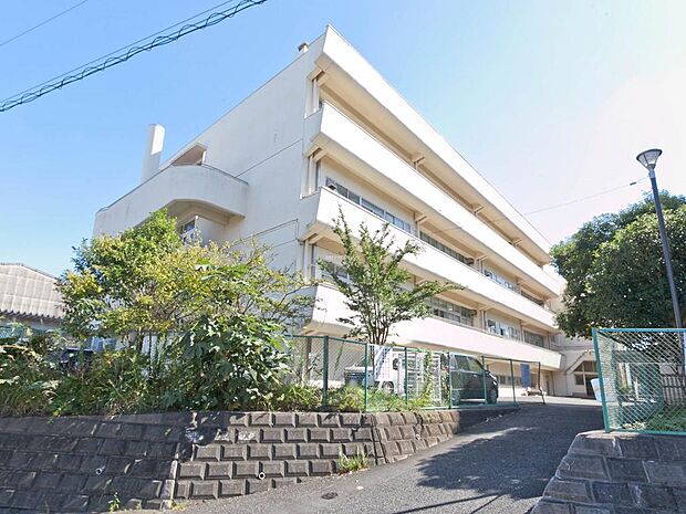 ■横浜市立上の宮中学校…徒歩26分(2000m)