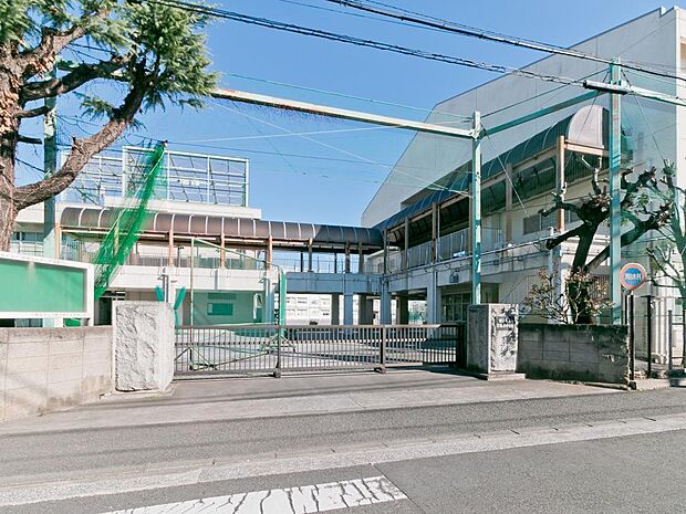 ■横浜市立万騎が原中学校…徒歩7分(550m)