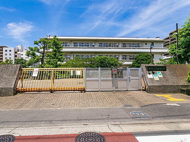 ■川崎市立宮前小学校…徒歩2分(170m)
