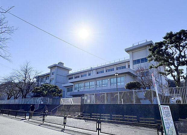 ■横須賀市立神明中学校…徒歩19分(1300m)