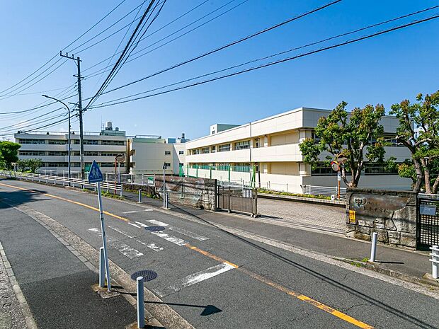 ■横浜市立松本中学校…徒歩26分(1700m)