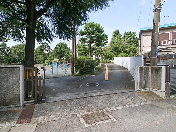 ■藤沢市立藤沢小学校…徒歩7分(450m)