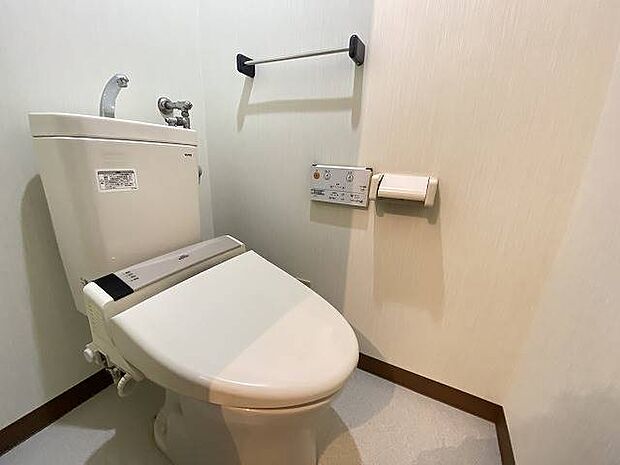 トイレ☆温水洗浄機能付きです!