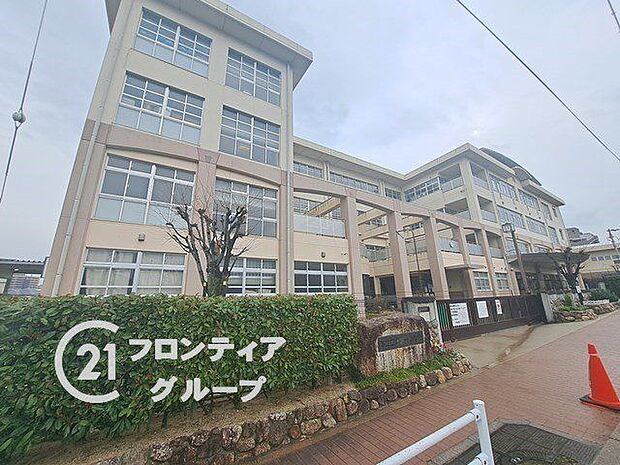 宝塚市立宝塚第一小学校 徒歩28分。 2190m