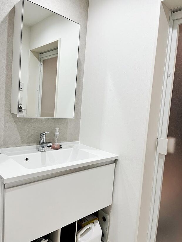 一面鏡のホテルライクな洗面台