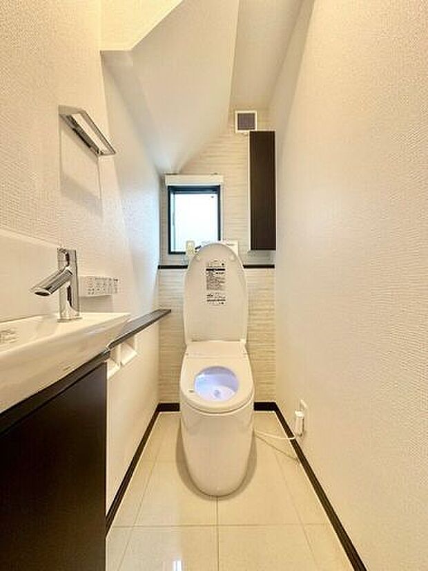 トイレ(1)　温水洗浄便座付き