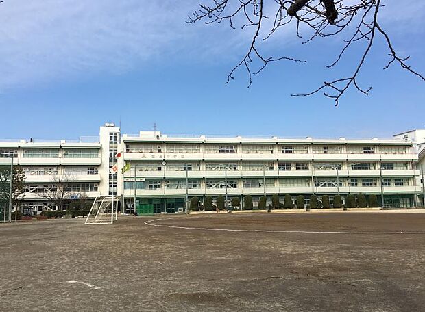 戸田市立笹目中学校（1089m）