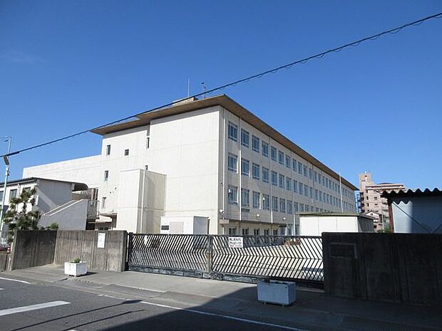 名古屋市立高杉中学校　西中島小学校、中島小学校の2小学校です。ＨＰには校長日記が更新されていて、学校の行事の様子がとてもよく伝わります。 1630m