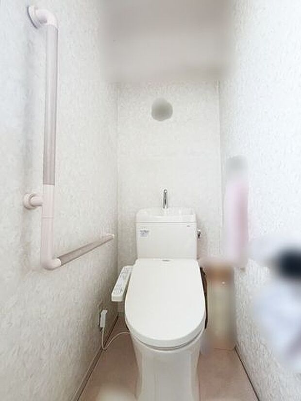 〜1階トイレ〜□ウォーシュレッド付き□窓付き