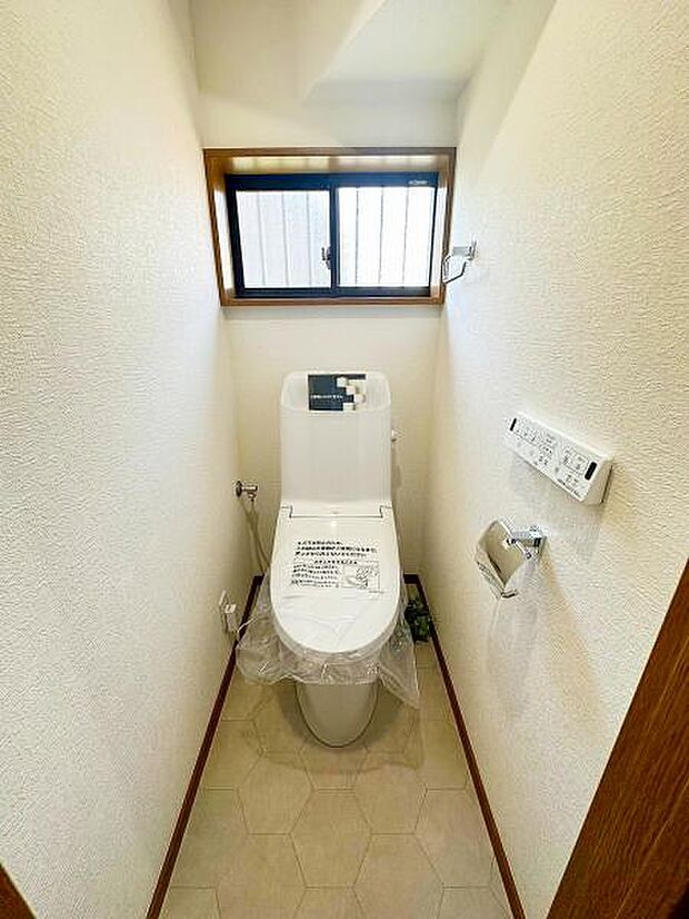 温水洗浄機能付きのトイレは汚れもサッと拭けて衛生的です
