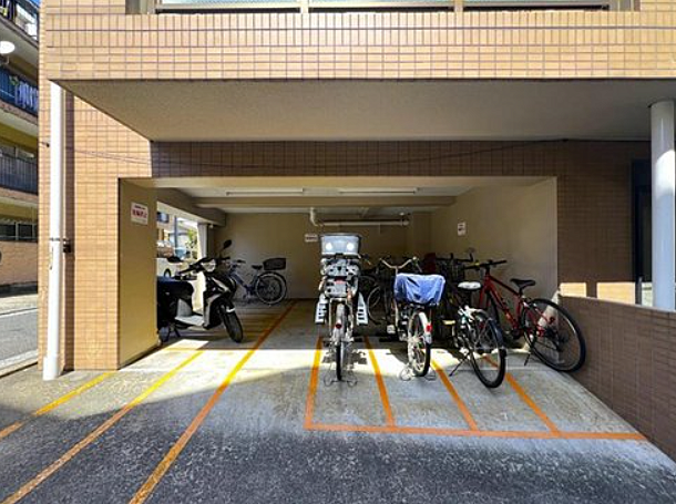 駐輪場、バイク置き場有