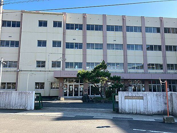 大津市立南郷小学校 徒歩8分。 590m