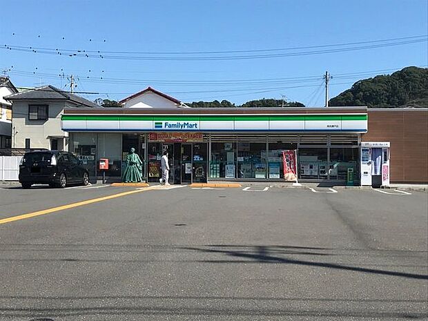 ファミリーマート高知瀬戸店 300m