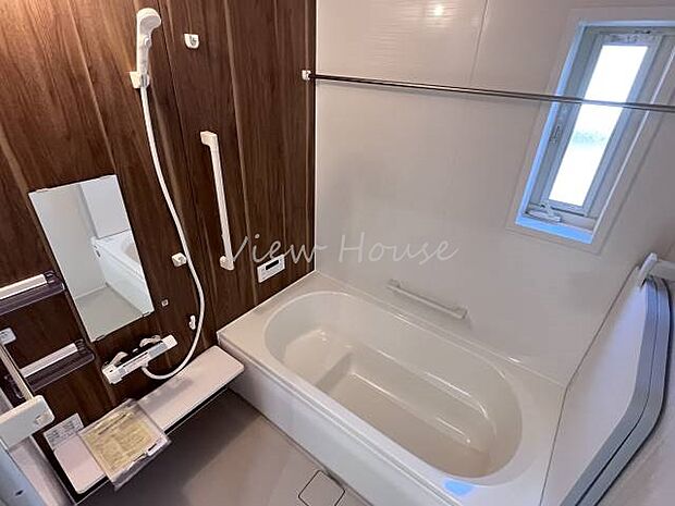 浴室暖房乾燥機能つきのバスルームはお手入れのしやすいシンプルで飽きの来ないデザインです♪