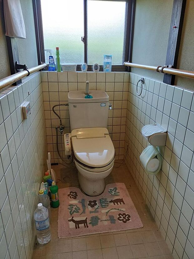温水洗浄便座トイレ。