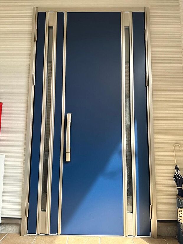 ***玄関***青を基調とした玄関は、さわやかなイメージを与えてくれますね♪