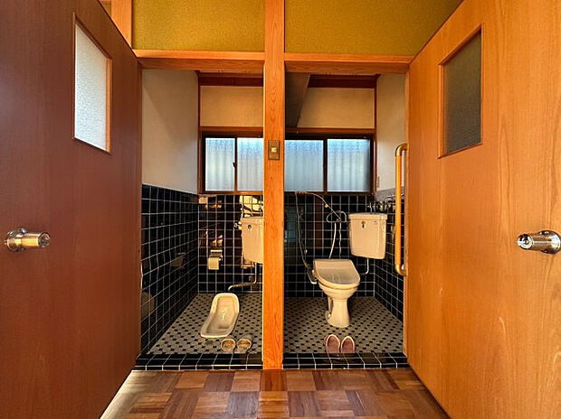 【トイレ】洗面所に面したトイレ。洋式・和式があります。