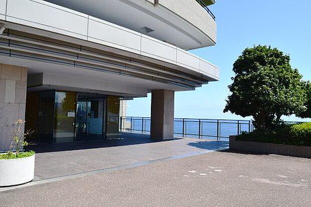                           ＪＲ東海道本線 熱海駅までバス約12分 前鳴沢バス停 徒歩1分
      