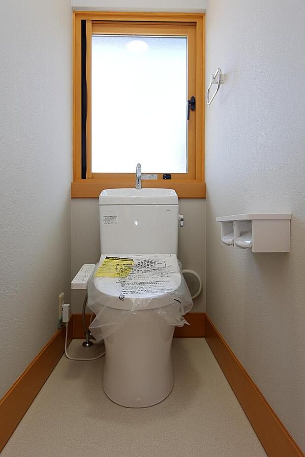 温水洗浄便座付トイレ　トイレは、1階と2階にあります。