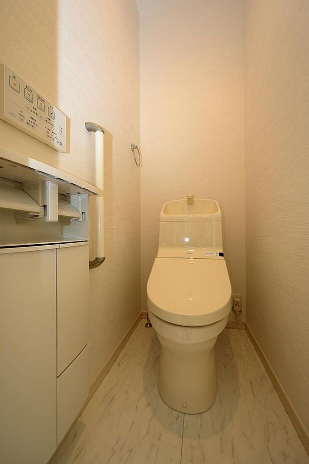 温水洗浄便座付トイレは、各階にあります。