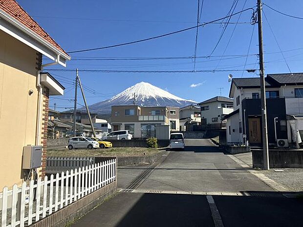 敷地から富士山見えます