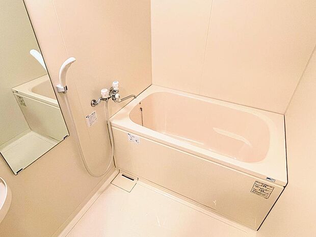 清潔感のあるバスルーム　実際は温泉大浴場を利用されることが多いようです。