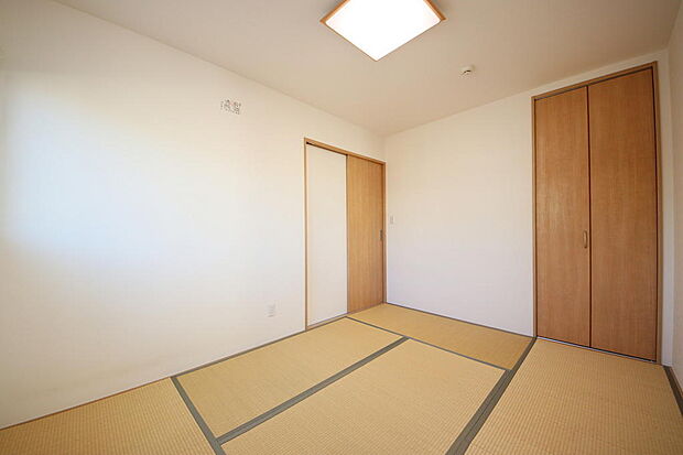 和室の扉も襖ではないので洋風の家具にも合わせやすいですね　
