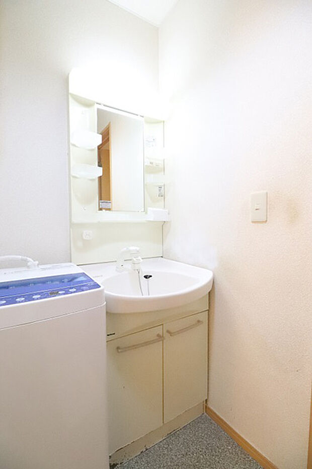 洗面台。室内（2023年12月）撮影