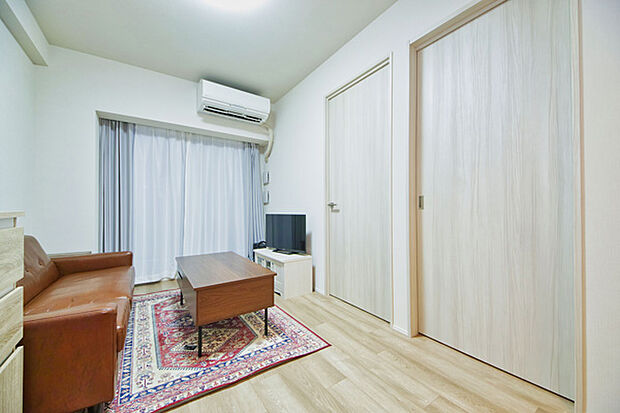 2部屋の洋室はＬＤを通る動線で各扉で仕切れるので寝室やテレワークスペースとして独立して利用可能