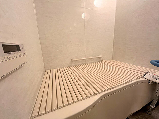 1418サイズの大型浴室。浴室乾燥機・追い炊き機能付きの浴室で、いつも快適。