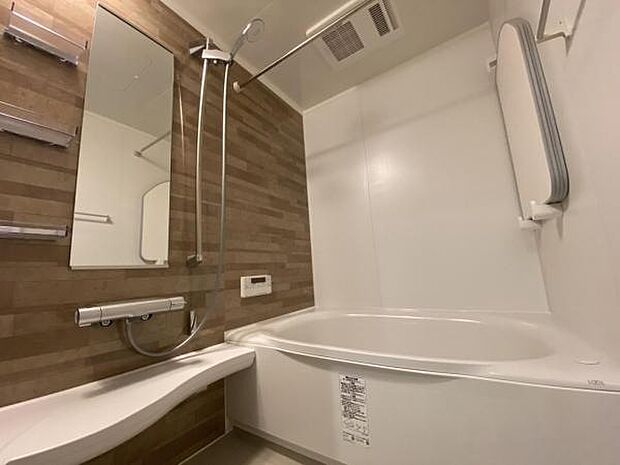 ＜2024年4月撮影＞■浴室乾燥機・追い焚き機能を設けた快適バスルーム