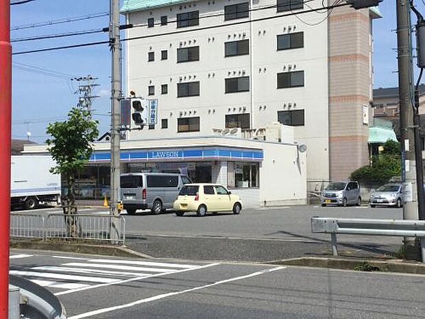 【コンビニエンスストア】ローソン　大津本堅田四丁目店まで151ｍ