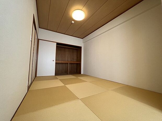 すぐ横になれる和室は、みんながほっと一息つける空間