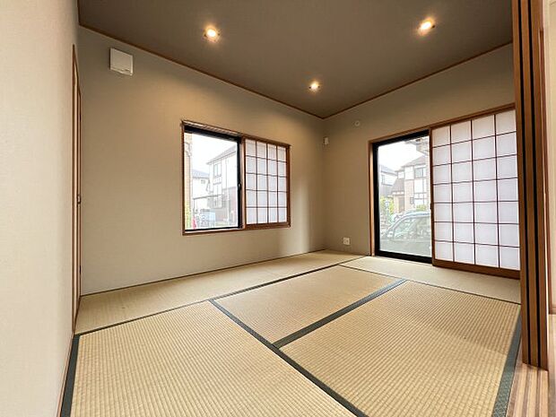 柔らかい畳の敷かれた和室は、お子様とゆっくりくつろげるお昼寝スペース