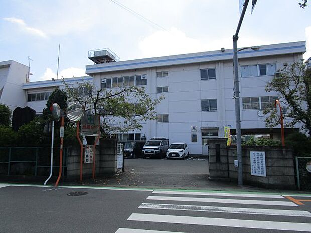 川島町立中山小学校　約650mの距離　お子様の通学にも安心です