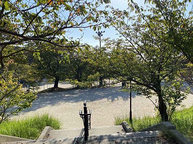 【公園】萩ケ丘公園まで1342ｍ