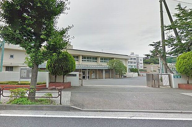 【中学校】横浜市立港南中学校まで905ｍ