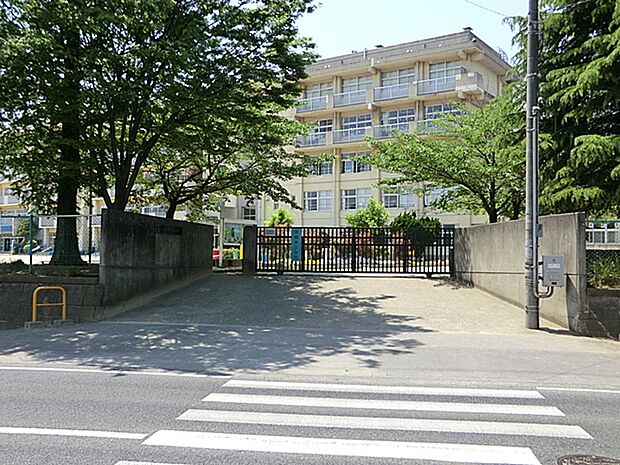 （横須賀小学校）「早ね」「早おき」「朝ごはん」と「外あそび」は、横須賀小みんなで取り組む「合い言葉」です。