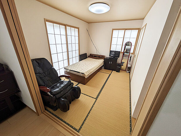 和室　リビングと繋がっている約6.5畳の和室です。