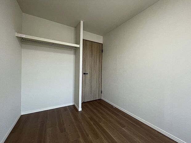 【居室　5.0帖】建具を設けない収納スペースがあり、家具のレイアウトも困りません！